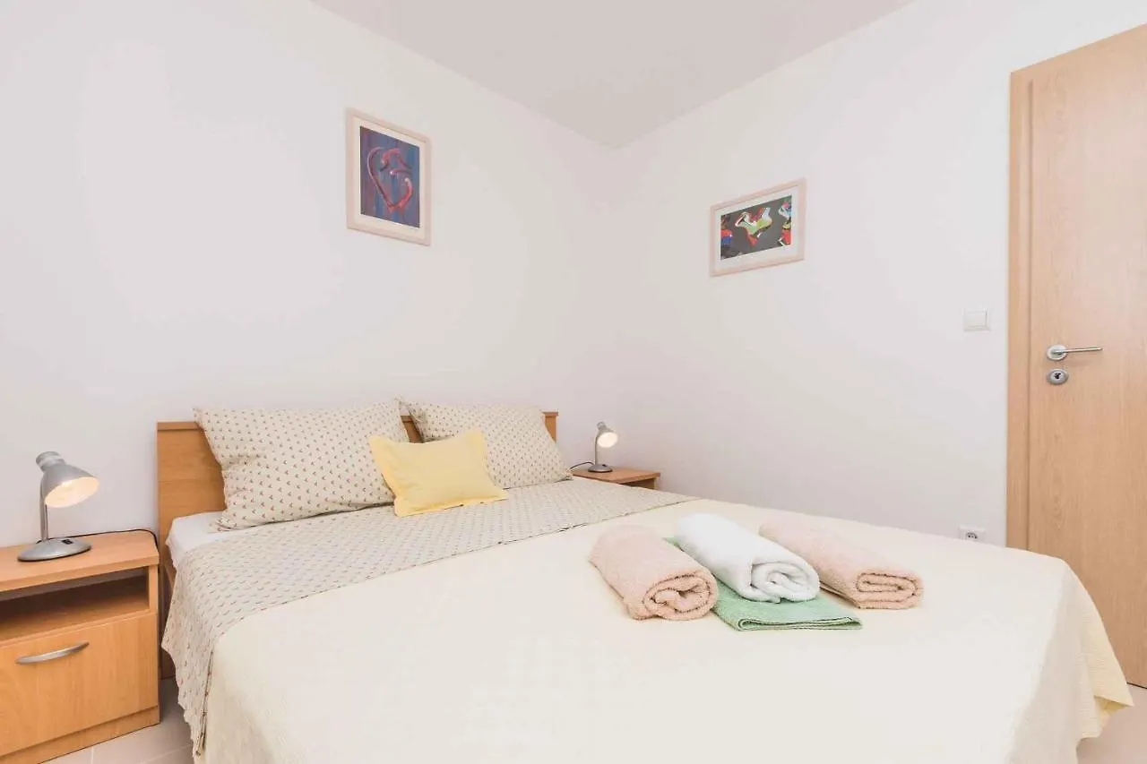 Apartments In Klimno/Insel Krk 13574 0*, Klimno Croatia